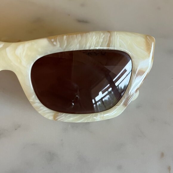 APERÇU x Claire Rose Athens (bone white) LIMITED EDITION - Picture 3 of 7